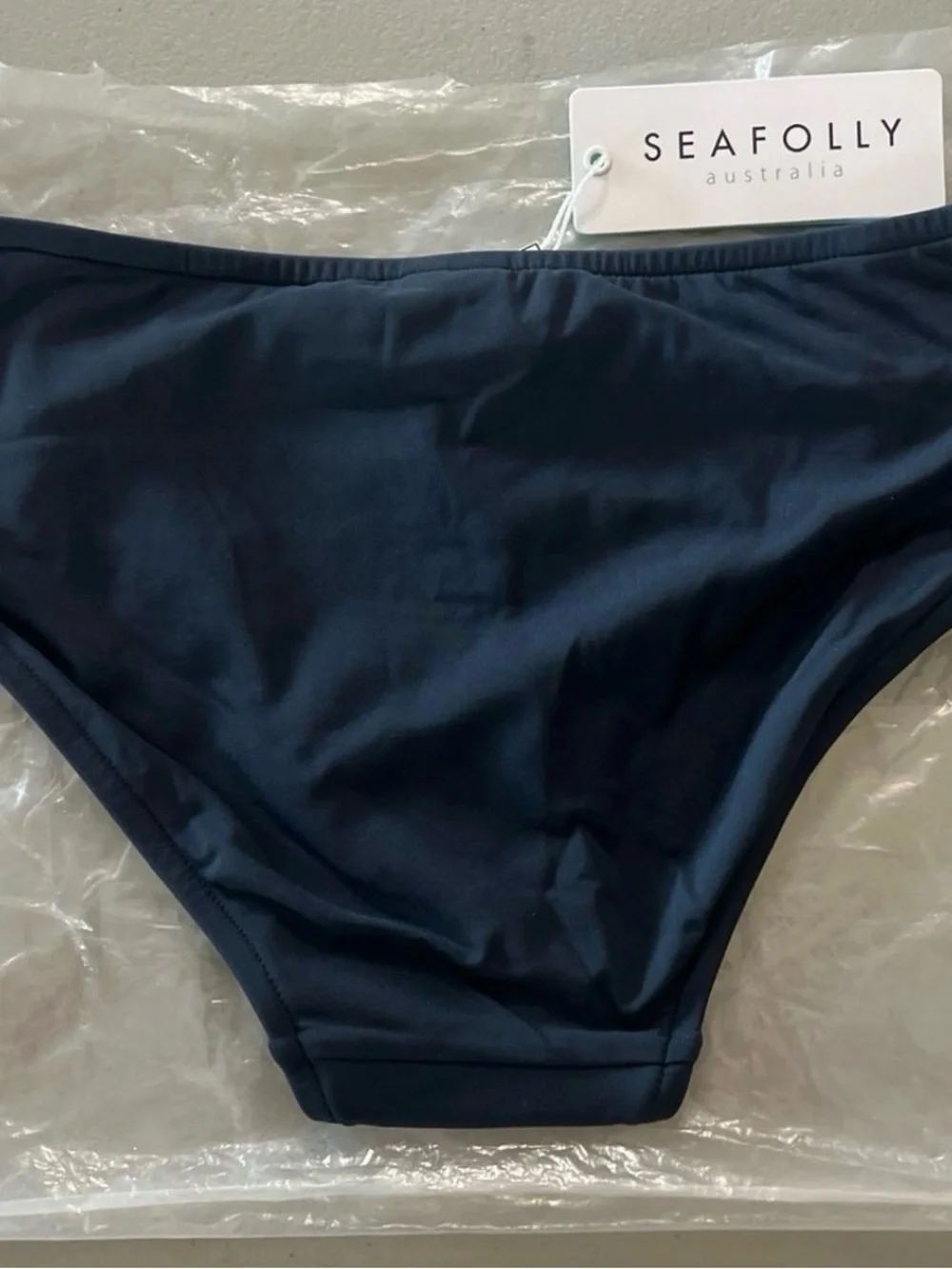 Women’s Bikini Bottom Size 6 In USA